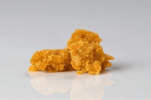 One common query from potential users is can you eat THC crumble? This article provides a comprehensive guide to consuming THC crumble.