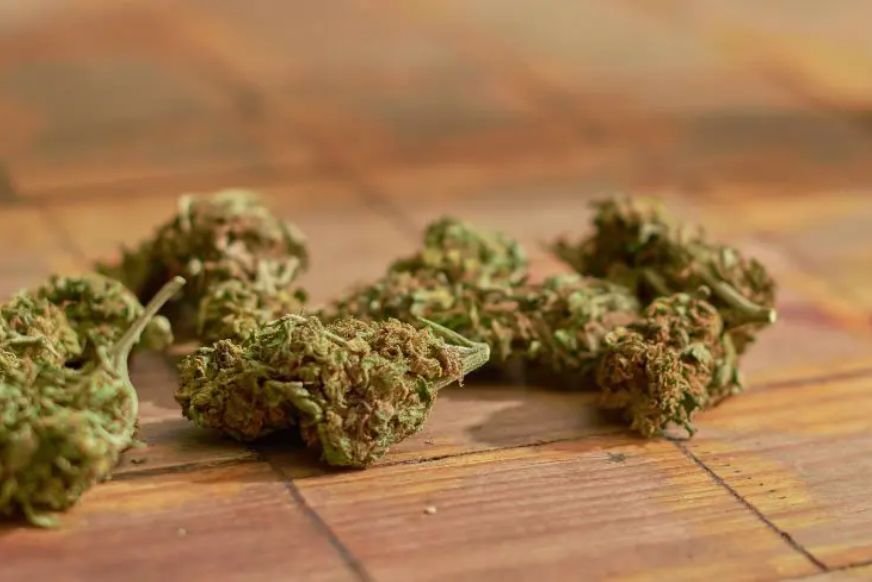 Learn how to order bud online in Canada. This guide explores the benefits of online weed shopping to a step-by-step guide on ordering BC bud.